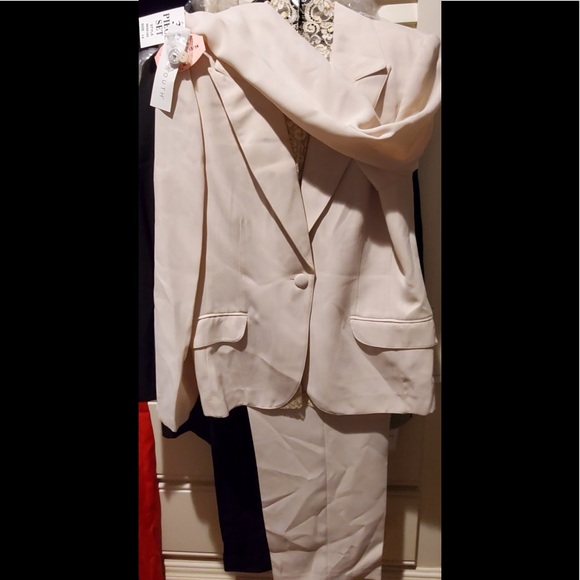 NWT VINTAGE PLAZA SOUTH PANTSUIT CREAM WITH LACE IN SUIT JACKET SIZE 14 (3 pces) - Picture 1 of 12